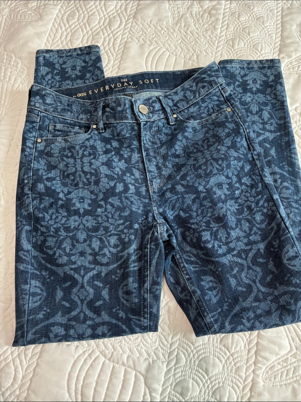 White House Black Market Everyday Soft Blue Patterned Skinny Ankle Jeans